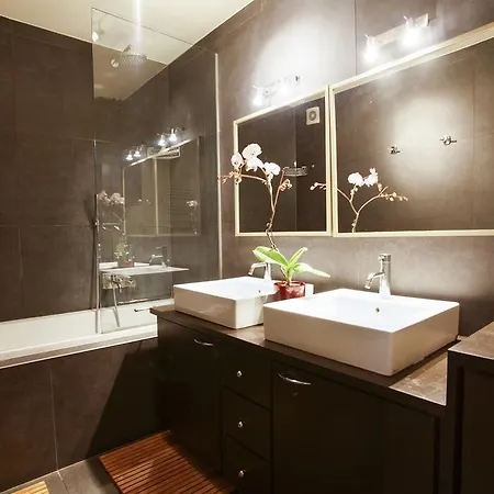 Bastille Boutique Flat *